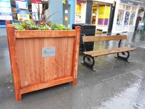 Marygate Planter and Seat